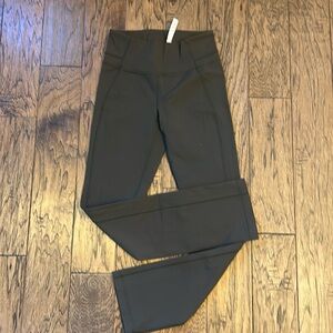 Lululemon size 8 long yoga pants